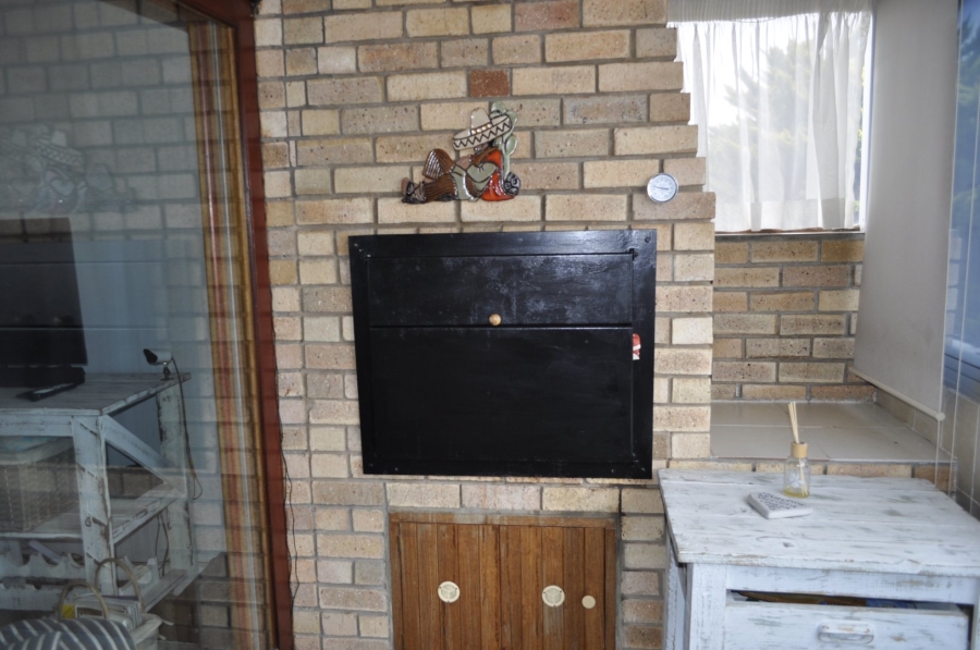 3 Bedroom Property for Sale in Wavecrest Eastern Cape